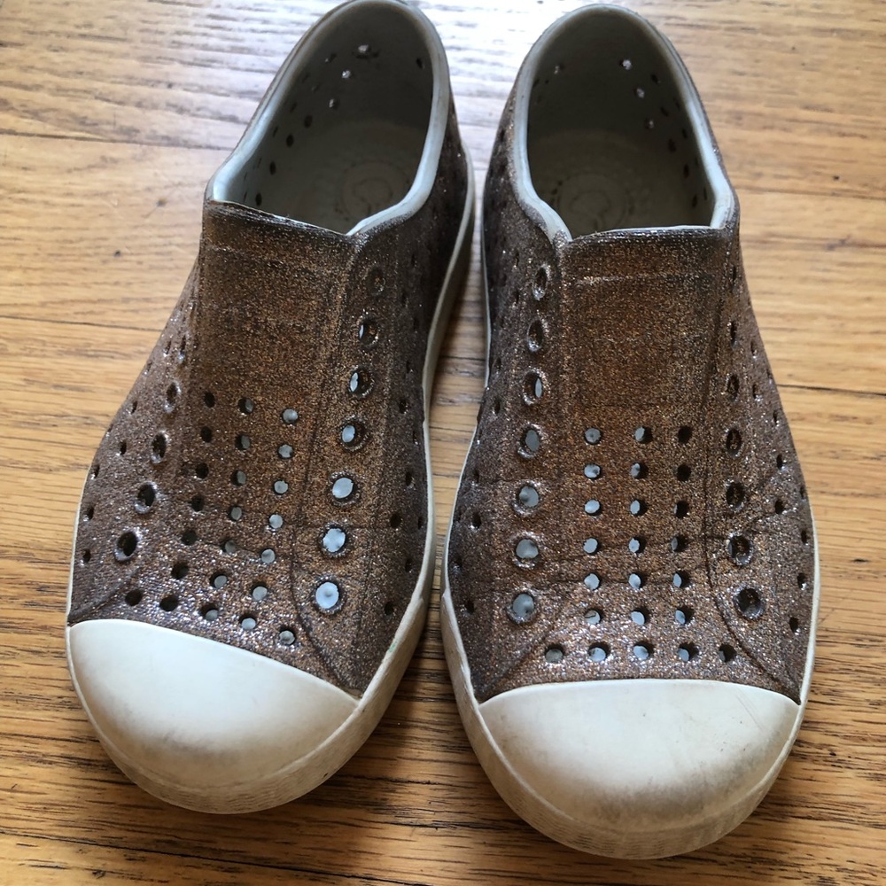 Used Native shoes size 9